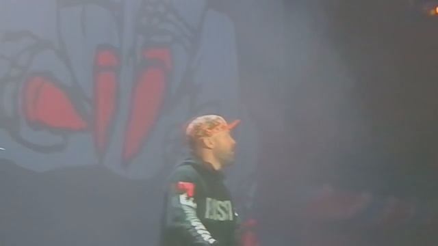 Фред Дерст танцует смотреть онлайн