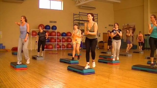 СТЕП-АЭРОБИЧЕСКОЕ УТРО (step choreography) смотреть онлайн