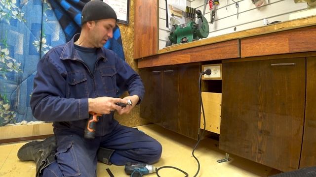 Угловая насадка на шуруповёрт Незаменимый угловой адаптер бит для Шурика. смотреть онлайн