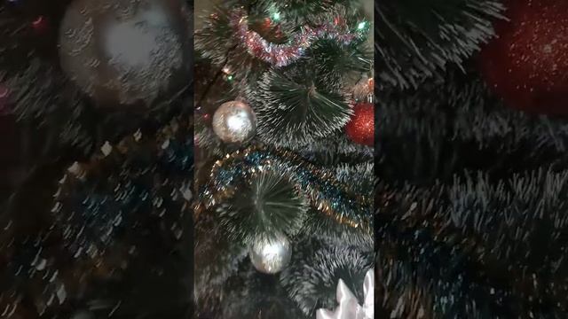 Янис Эверт "С Новым Годом!" смотреть онлайн
