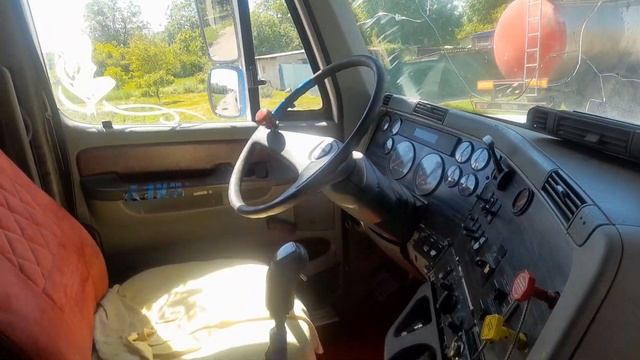 Покупка Фрейтлайнер Коламбия. Первая поломка. смотреть онлайн