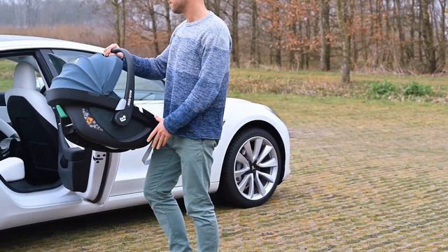 Maxi-Cosi Pebble 360 + FamilyFix with a Tesla Model 3 (installation and tips) смотреть онлайн