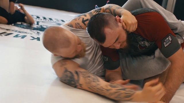 ТРЕНЕР УРОВНЯ #UFC | Бойцовский клуб «АЛЕКСАНДР НЕВСКИЙ» | ОБЗОР КЛУБА смотреть онлайн