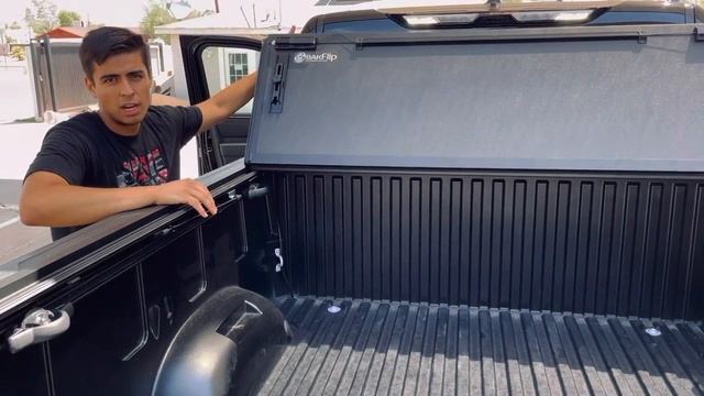 2022-2023 Toyota Tundra Truck Bed Cover: BAKFlip MX4; Hard Folding Tonneau Cover смотреть онлайн