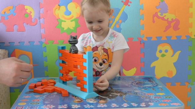 Вика играет в кошку/настольные игры смотреть онлайн