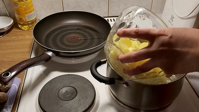 РИСОВЫЙ СУПЧИК С ФРИКАДЕЛЬКАМИ? смотреть онлайн