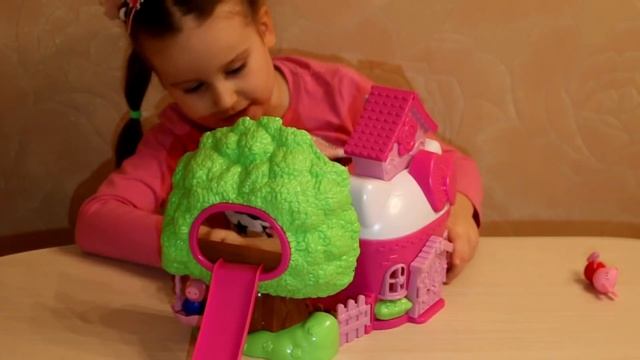 Свинка Пеппа Домик Детская Площадка Игрушки Peppa Pig Видео про Свинку Пеппу. Дом на дереве набор. смотреть онлайн