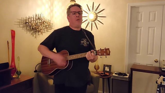 Silver and Gold (Before I Grow Too Old) Fats Domino (Joe Strummer) Baritone Ukulele смотреть онлайн