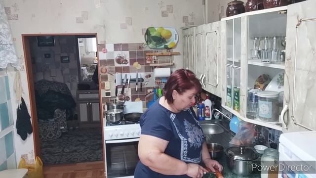 Для меня только ТРОН ✌️ Прослезилась ? Деревня смотреть онлайн