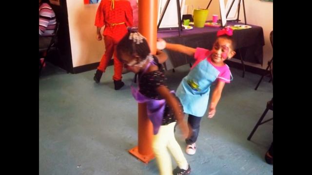 Doc McStuffins Birthday Painting Party смотреть онлайн