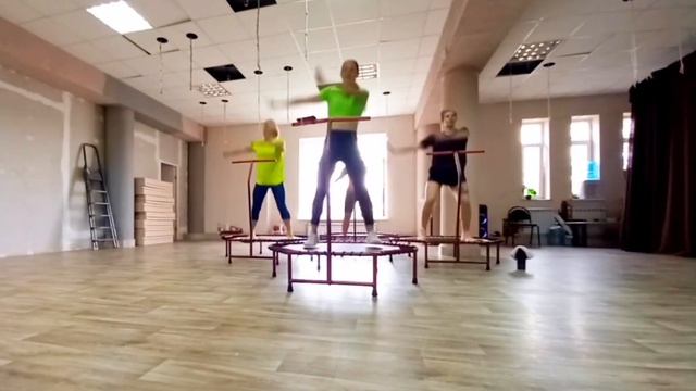 Feeling Good - Jumping, простая связка для начинающих по джампингу.