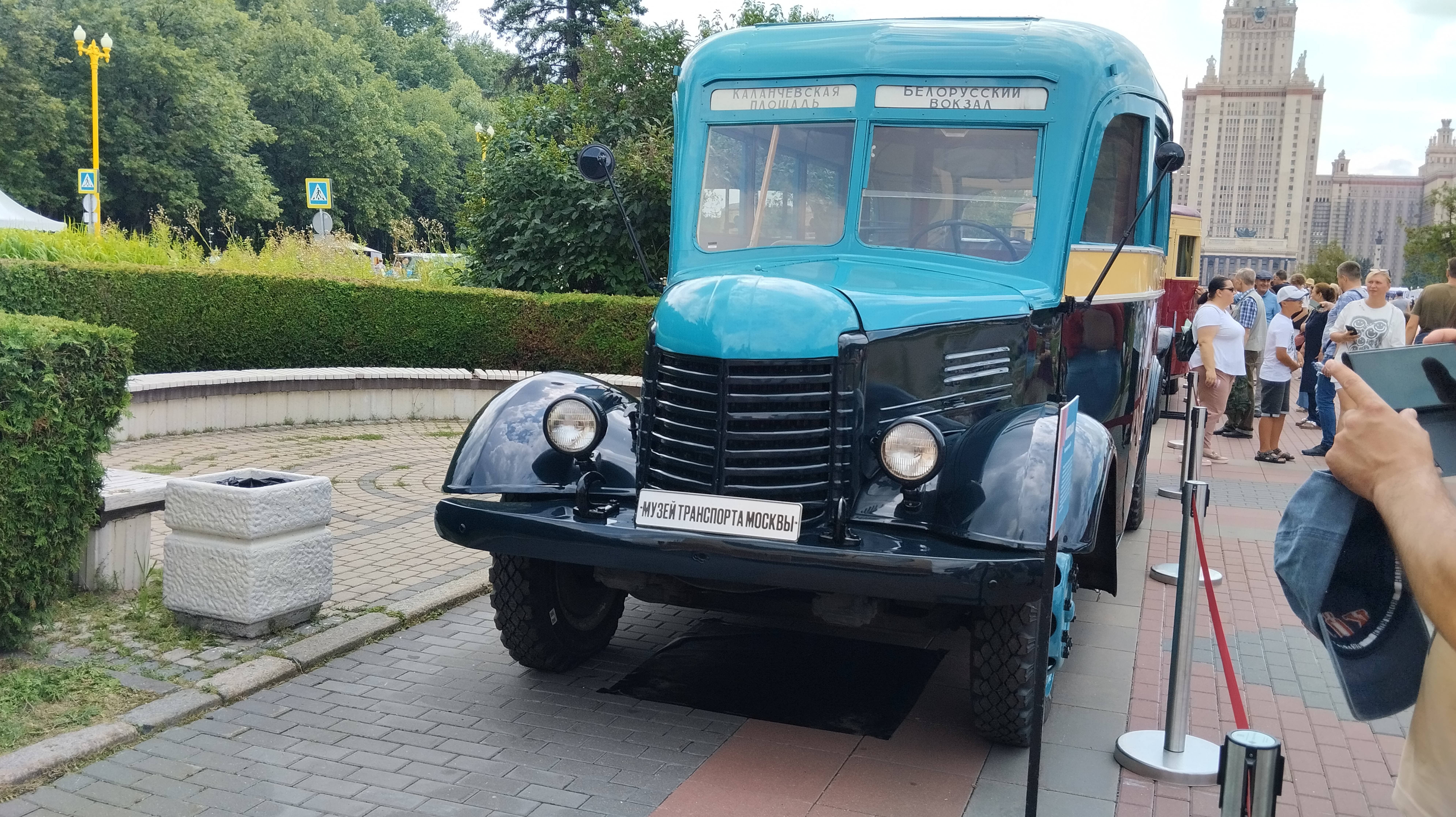 Ретро автобус АКЗ-5 смотреть онлайн