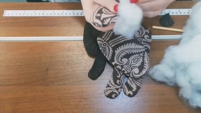 Мастер-класс/Пошив медведя Тильда/Часть № 2/Выворачивание деталей, набивка и зашивание деталей смотреть онлайн