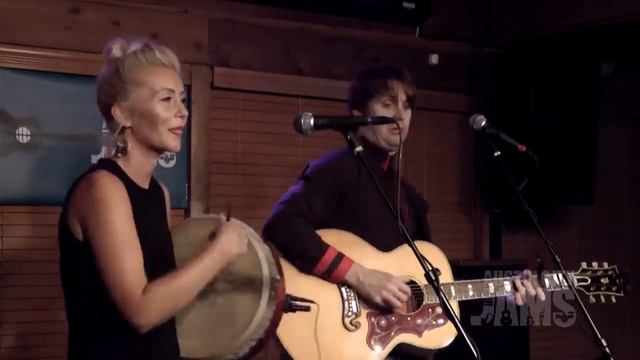 Beat Root Revival "Johnny B Goode" смотреть онлайн
