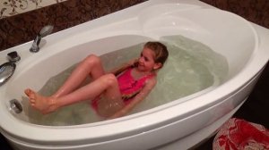 ВАННА С  СОЛЬЮ / Что будет если растворить в ванне 50 кг поваренной соли?