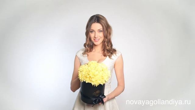 Желтые хризантемы в черной шляпной коробке смотреть онлайн