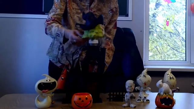 Skeleton and witch. Диалог скелета и ведьмы. смотреть онлайн