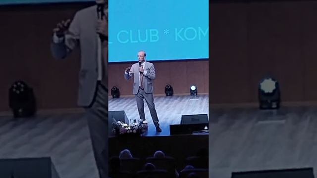 Генеральный директор Эрик Меграбян. Московская волна июнь 22 смотреть онлайн