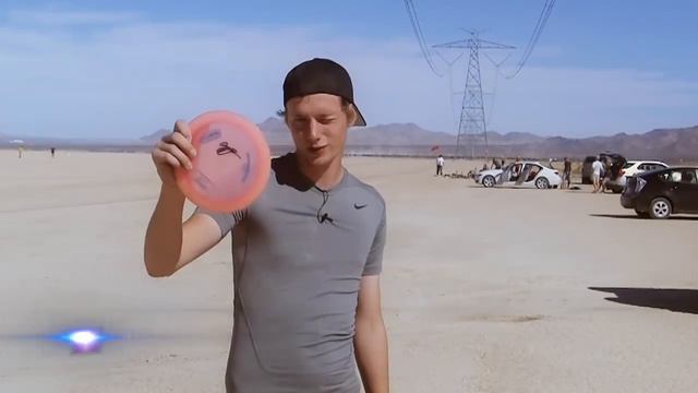 Flying Disc Distance World Record: 863.5ft / 263.2m (Simon Lizotte) смотреть онлайн