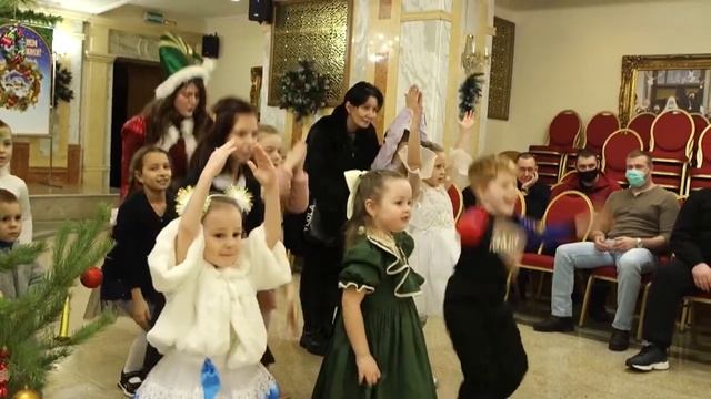В храме Святых мучениц Веры, Надежды, Любови и матери их Софии провели Рождественский утренник смотреть онлайн