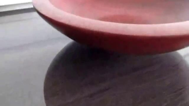 тарелка из массива ценных пород древесины.wmv