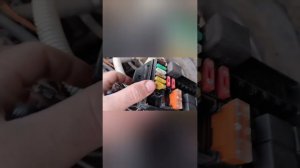 Ремонт монтажного блока предохранителей (под капотом)УАЗ патриот