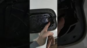 снятие лючка бензобака на #Тигуан и ничего не сломать