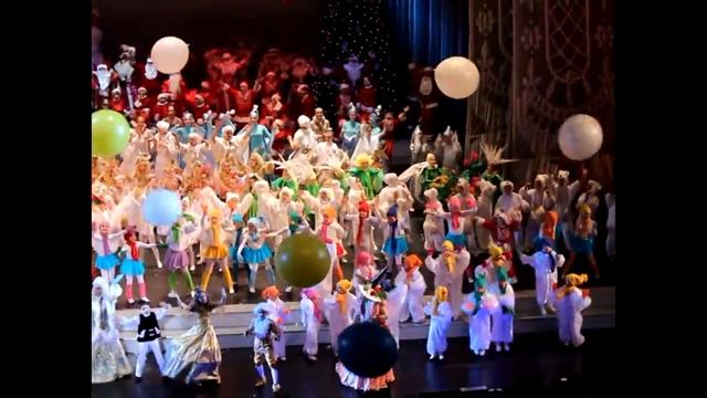 Дебют на сцене Большого концертного зала Октябрьский смотреть онлайн