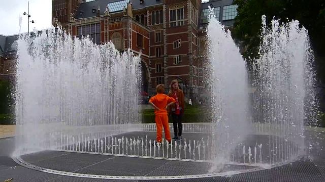 fontein Rijksmuseum - Amsterdam смотреть онлайн