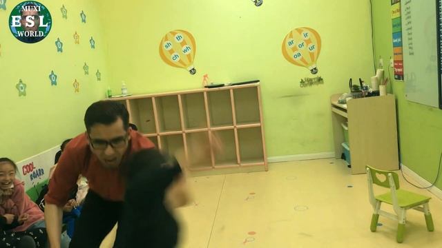 317 - Fun ESL Game | What Time Is it? смотреть онлайн