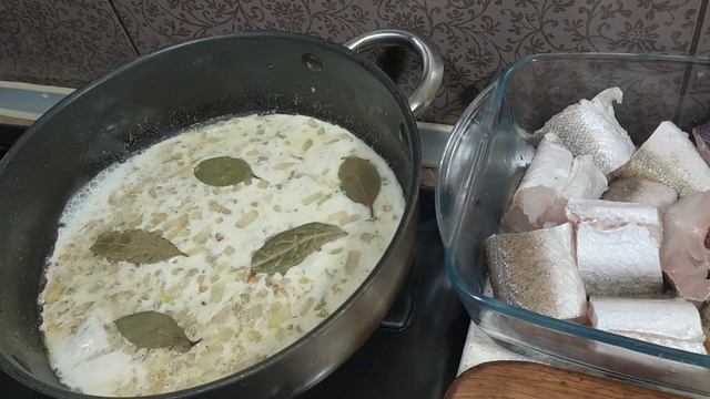 Такую рыбу стоит готовить,нежнейшая тушеная рыба в сковородке которая вас удивит своим вкусом!! смотреть онлайн