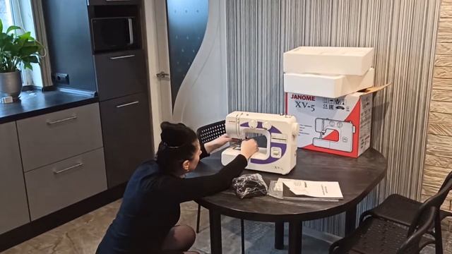 Распаковка - Швейная машина Janome XV-5 смотреть онлайн