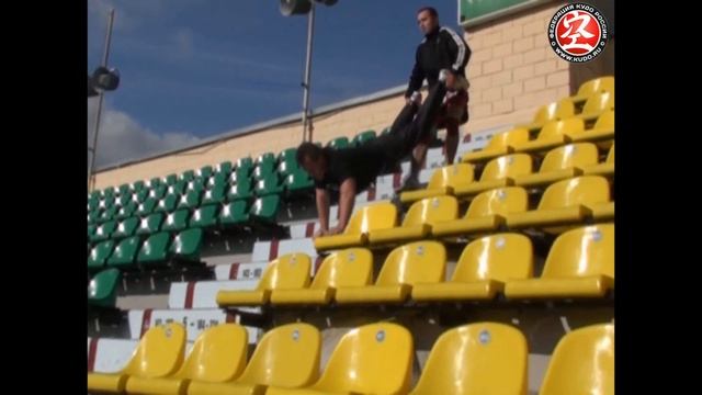 Дорожка. Лестница. Мячи смотреть онлайн