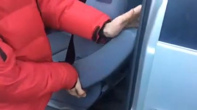 Как снять подлокотник Мерседес Вито 638 смотреть онлайн