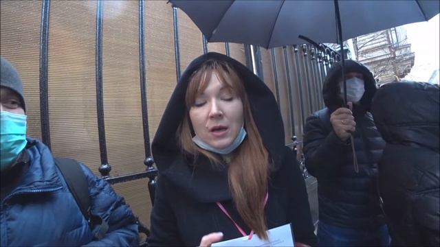 Дольщики ЖК Царицыно пришли к Москомстройинвесту: перформанс с ключами смотреть онлайн