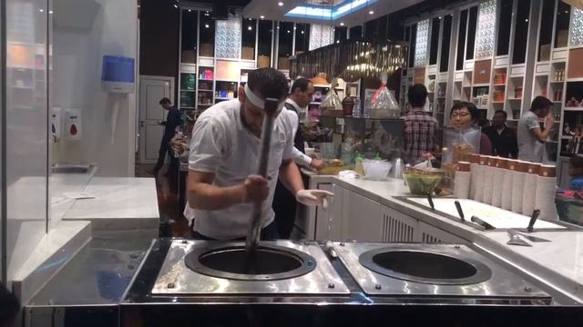 Как делают мороженое в Дубай Молл смотреть онлайн
