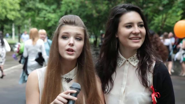 Видео репортаж. Съёмка интервью на школьном празднике. смотреть онлайн