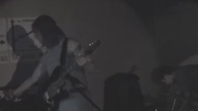 Апрель 2010 г.Пермь клуб ГАРАЖ, сугрев перед выступлением. Гитарист Рем Ядринцев смотреть онлайн