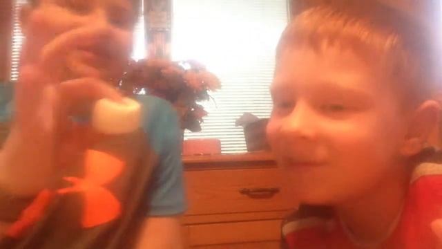 Marshmallow swallowing challenge смотреть онлайн