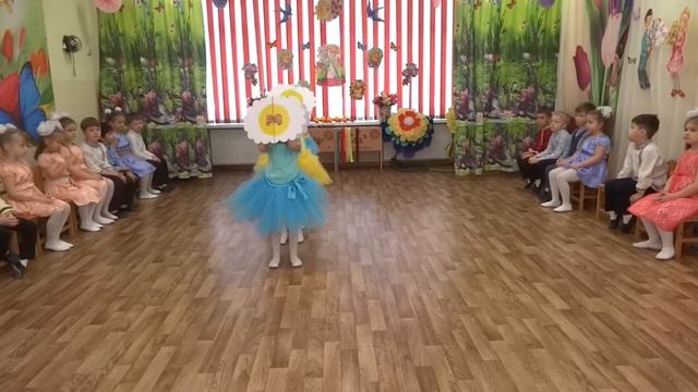 «Ромашки»Танец 8 марта в детском саду Музыкальный руководитель Зайцева марина Владимировна смотреть онлайн