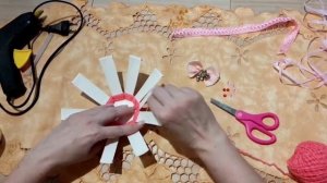 Мастер-класс по изготовлению корзинки из стаканчика и пряжи