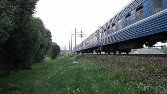 ЧС4т-598 с пассажирским поездом вблизи ст.Березина смотреть онлайн