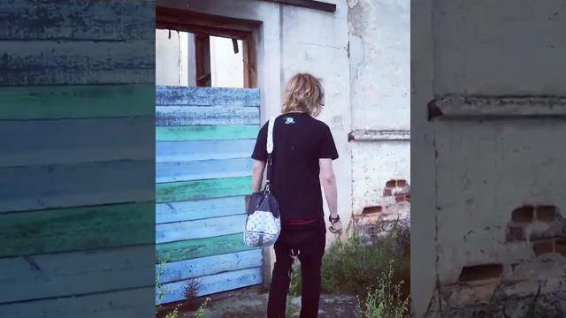 Сергей Зверев помолился в заброшенном храме в Бурятии смотреть онлайн