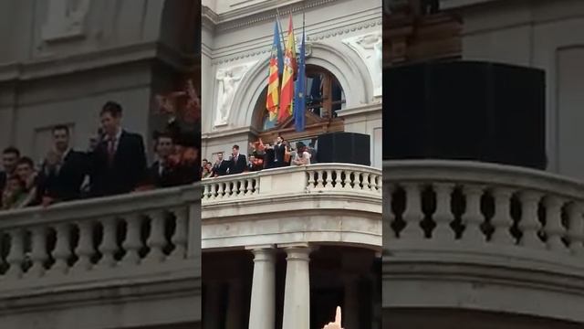Sam Van Rossom celebrando el título de liga con la afición 🏀🏀🏀🏀🏀 смотреть онлайн