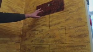 Удалить декоративную штукатурку легко и быстро с гипсокартона.