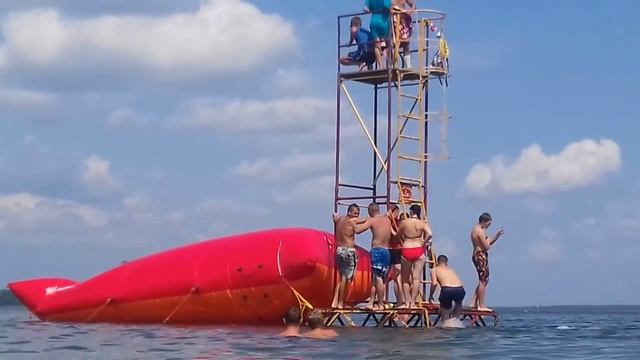 Розвличение на озере СВИТЯЗЬ! ? смотреть онлайн