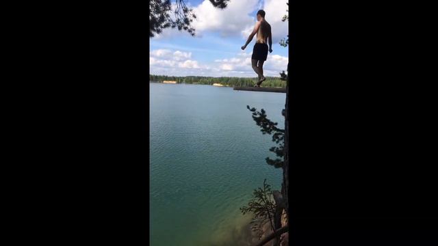 летальный прыжок, парня больше не вернуть, разбился об воду!!!ШОК смотреть онлайн