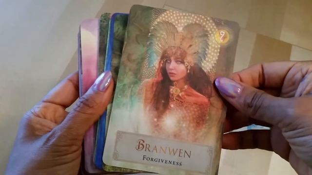 Unboxing: Goddess Power Oracle by Colette Baron-Reid смотреть онлайн