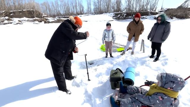 Подледная рыбалка в Якутске. Первый опыт или как не надо ловить рыбу смотреть онлайн