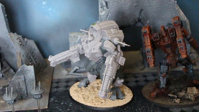 Tau Y'Vahra Battlesuit- comparison to Riptide смотреть онлайн